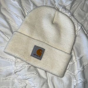 Carhartt white beanie 🤍